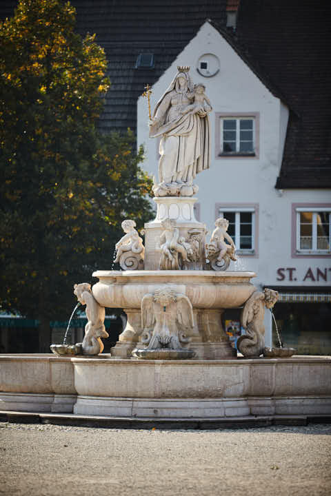 Gemeinde Altötting Landkreis Altötting Kapellplatz Brunnen (Dirschl Johann) Deutschland AÖ